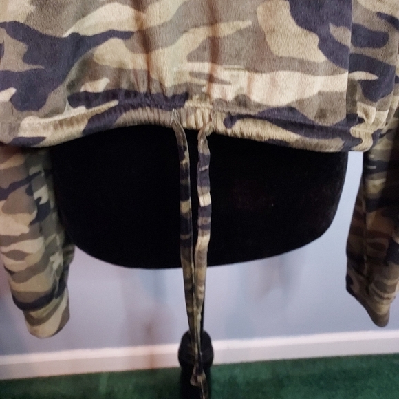 No Boundaries Size XXXL(21) Super Soft Camo Long Sleeve Shirt Cropped Top - Picture 3 of 7